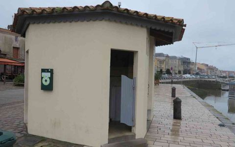 Toilettes - Quai Garnier