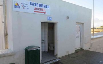 Toilettes - Base de mer - Poste de secours