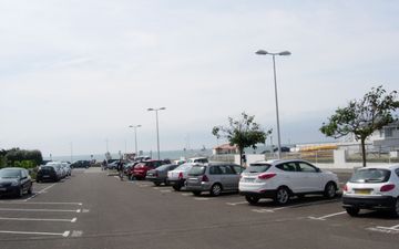 Parkplatz Avenue du Lac